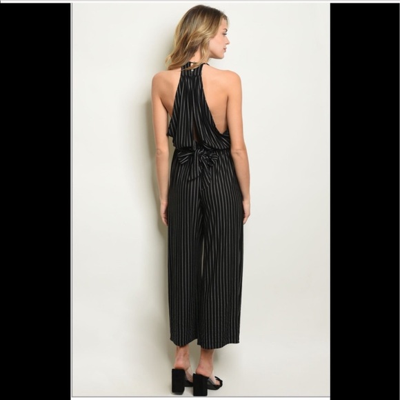 NWT Jumper black with white pin lines S M L - Picture 3 of 5